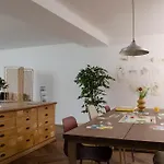 Zentrale Altstadtwohnung In Am Zuerichsee *