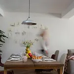 Zentrale Altstadtwohnung In Am Zuerichsee Appartamento *