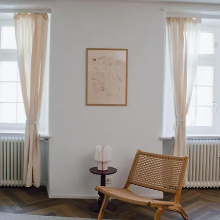 Zentrale Altstadtwohnung In Rapperswil Am Zuerichsee