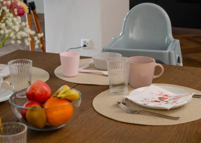 Zentrale Altstadtwohnung In Rapperswil Am Zuerichsee شقة *