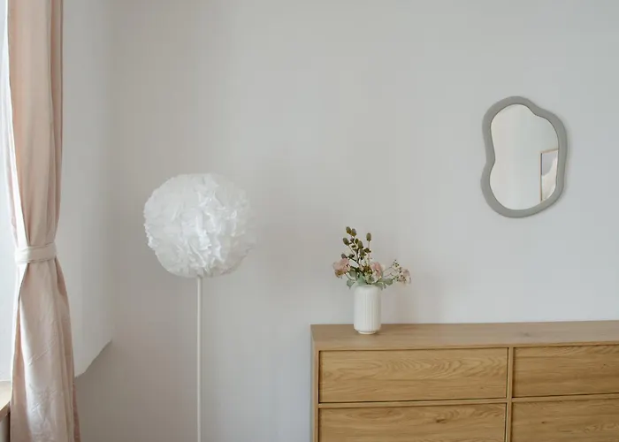 Zentrale Altstadtwohnung In Am Zuerichsee Apartment *