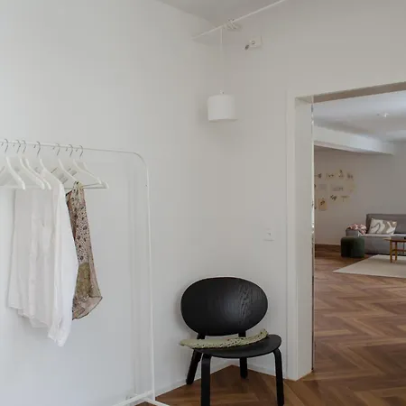 Zentrale Altstadtwohnung In Am Zuerichsee *